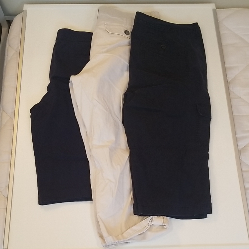 Set Of 3 Women's Capris Pants - Size 14